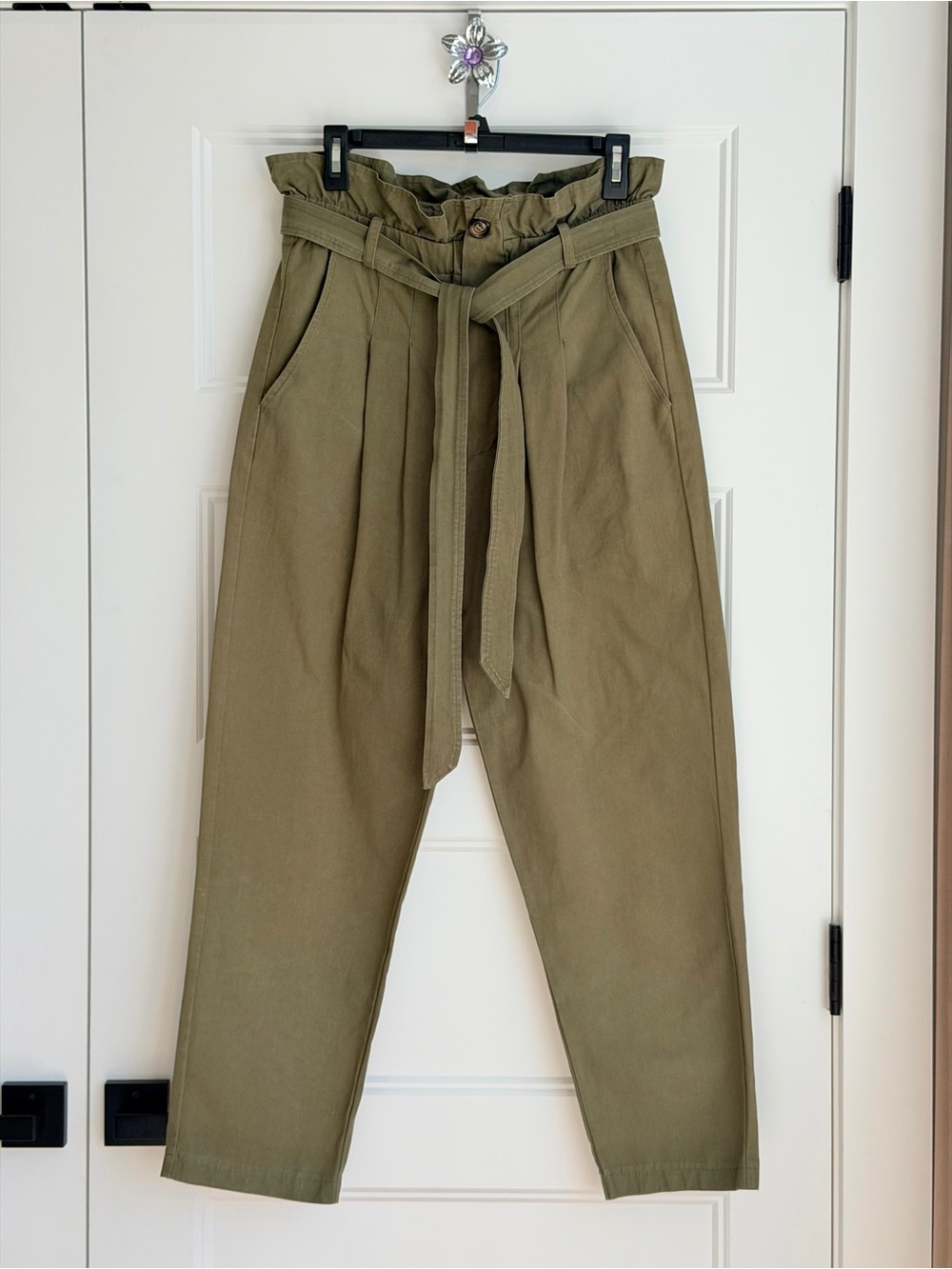 High-Rise Paperbag Waist Cropped Pants in Olive